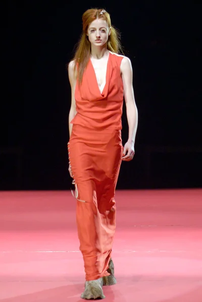Look 16